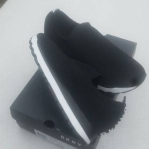 dkny jerri slip on snea